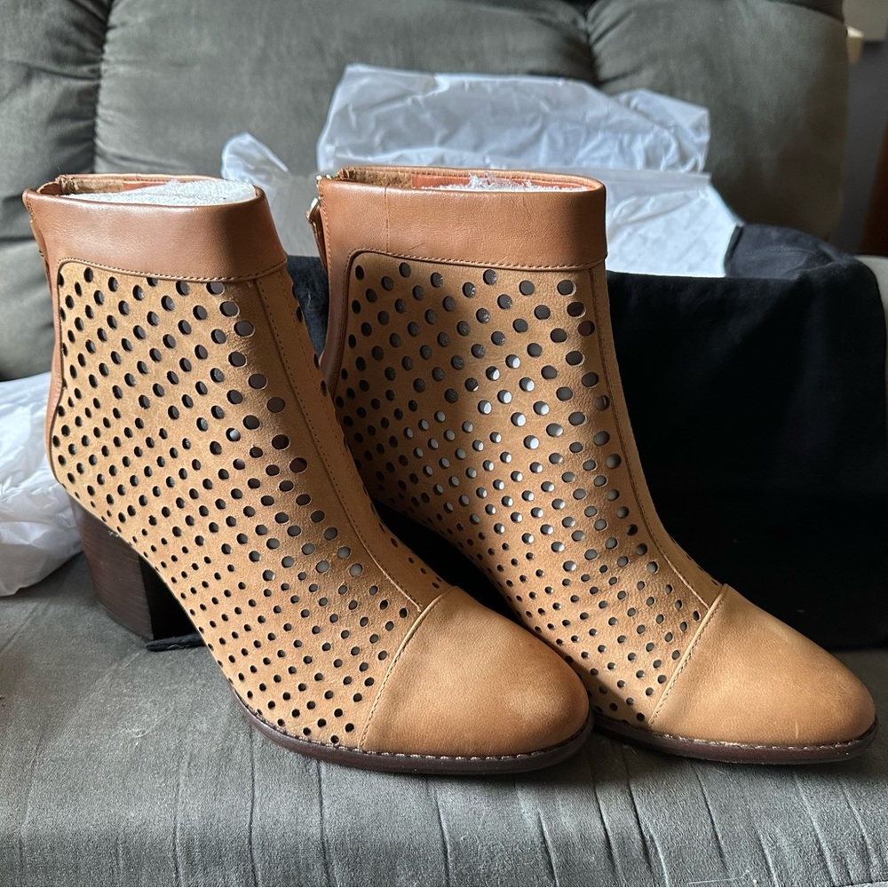 New Rebecca Minkoff Perforated Booties - Bedford size 8